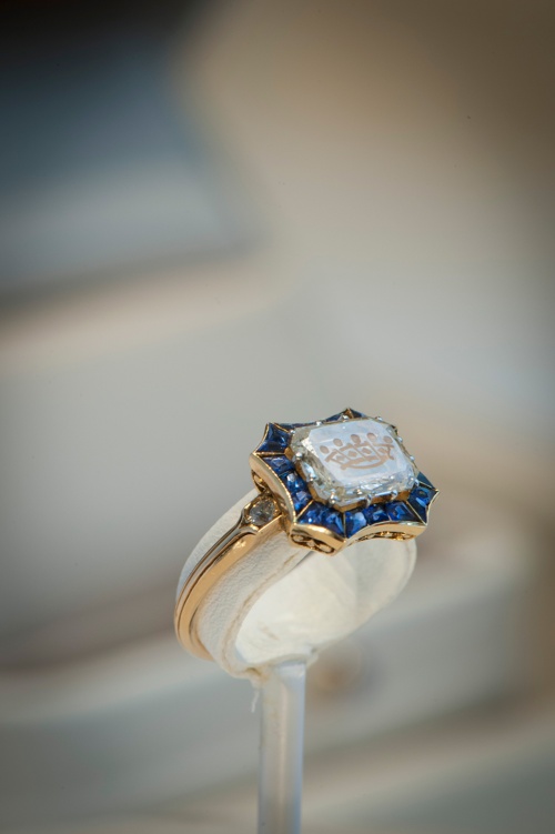 Gold ring with baron crown engraved on diamond (Courtesy: Boucheron)